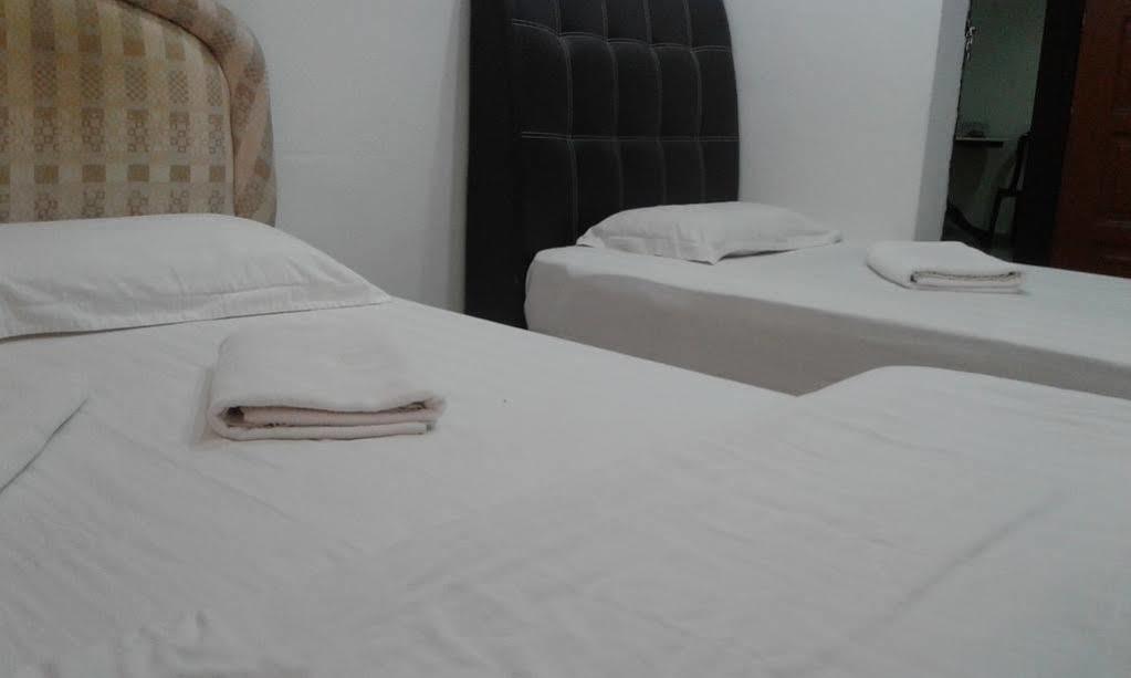 קואלה סלאנגור Oyo 988 Malawati Ria Hotel מראה חיצוני תמונה