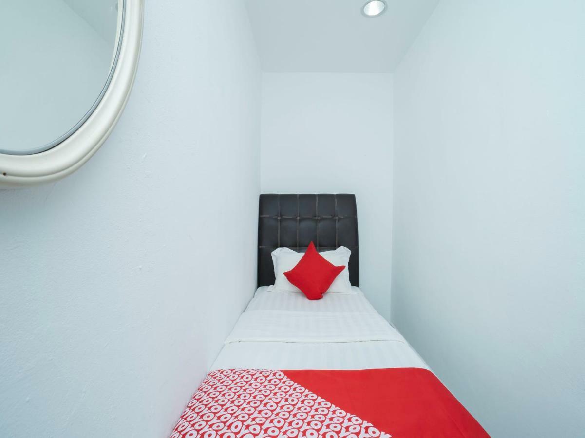 קואלה סלאנגור Oyo 988 Malawati Ria Hotel מראה חיצוני תמונה
