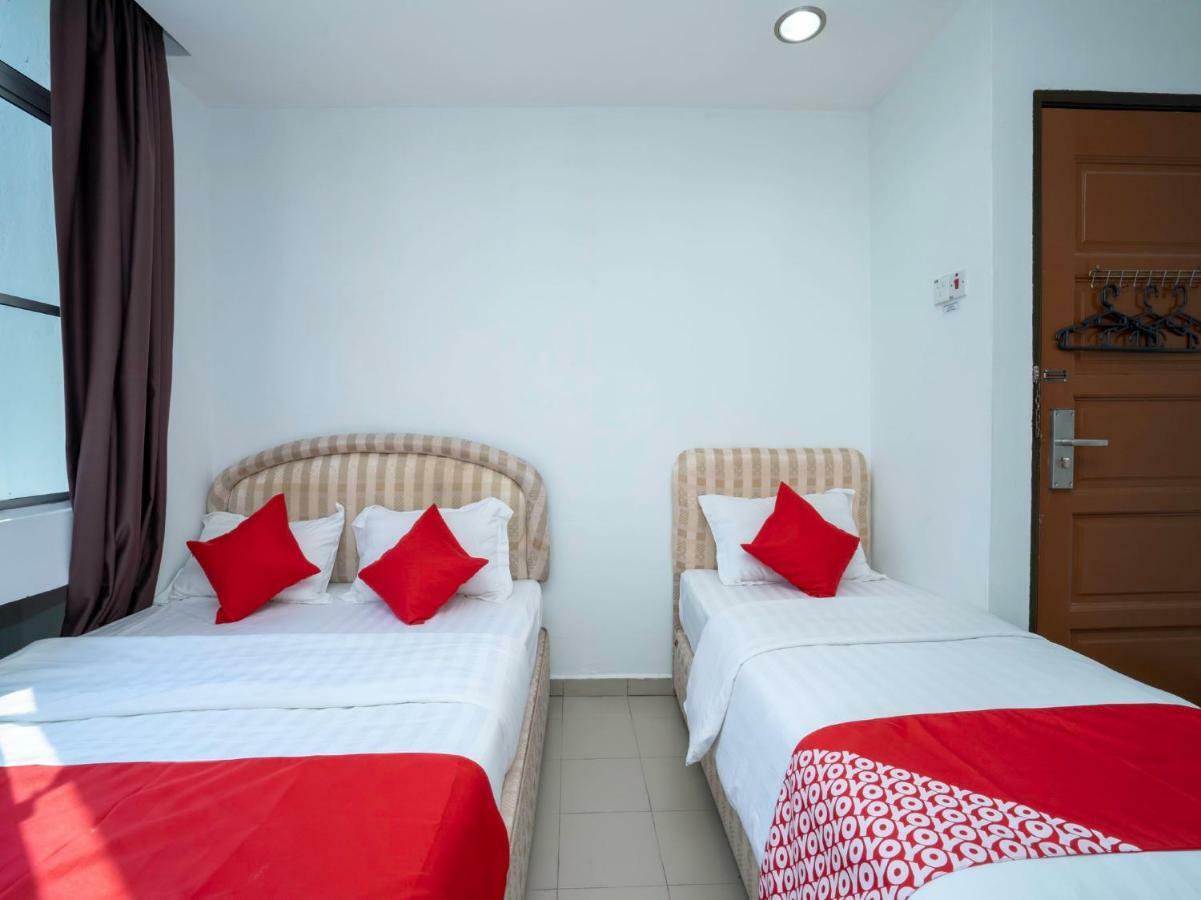 קואלה סלאנגור Oyo 988 Malawati Ria Hotel מראה חיצוני תמונה