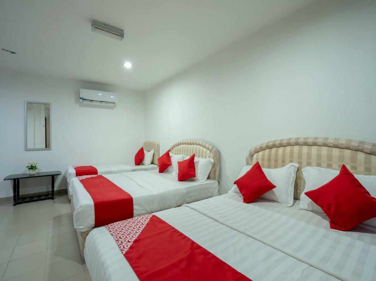 קואלה סלאנגור Oyo 988 Malawati Ria Hotel מראה חיצוני תמונה
