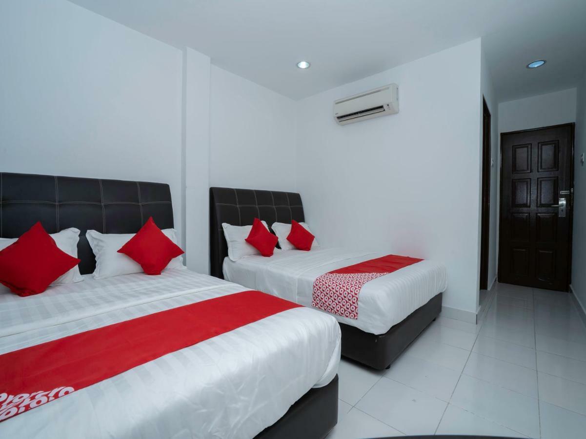 קואלה סלאנגור Oyo 988 Malawati Ria Hotel מראה חיצוני תמונה