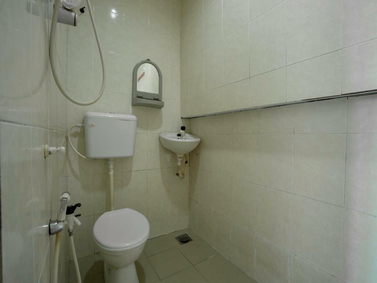 קואלה סלאנגור Oyo 988 Malawati Ria Hotel מראה חיצוני תמונה