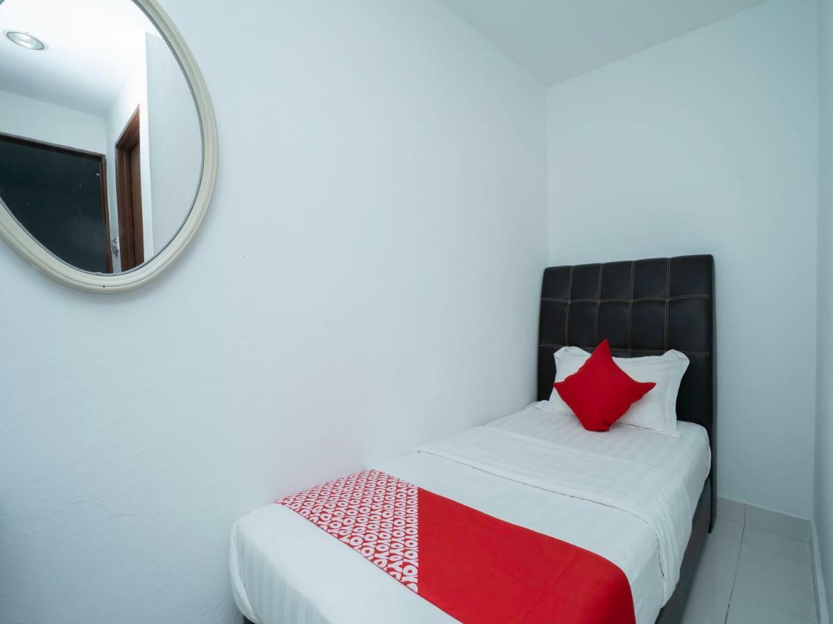 קואלה סלאנגור Oyo 988 Malawati Ria Hotel מראה חיצוני תמונה
