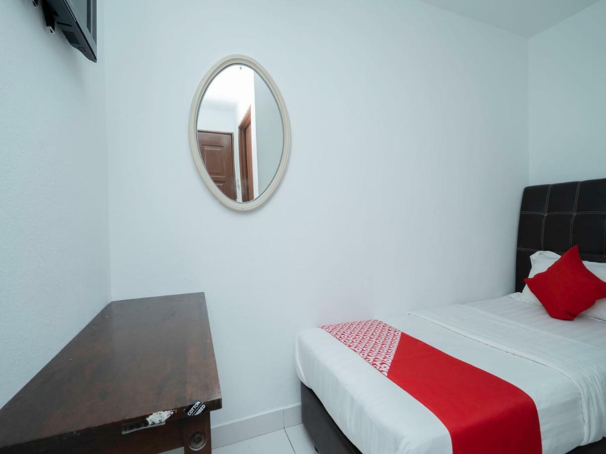 קואלה סלאנגור Oyo 988 Malawati Ria Hotel מראה חיצוני תמונה