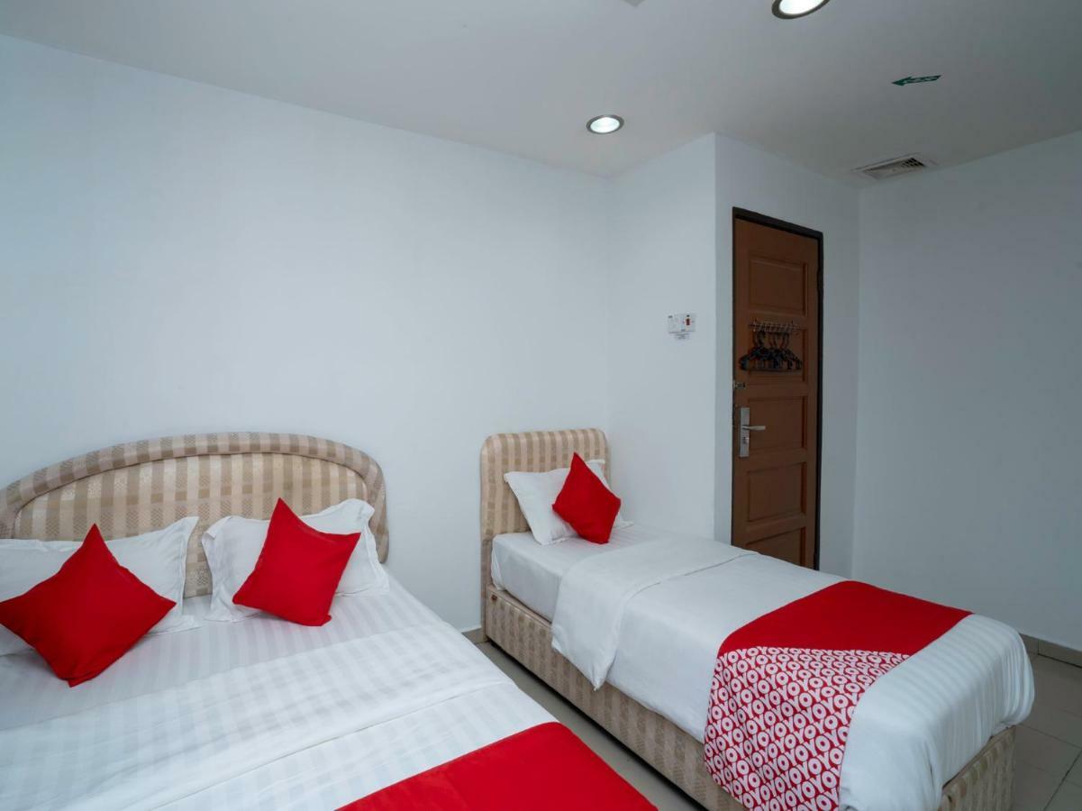קואלה סלאנגור Oyo 988 Malawati Ria Hotel מראה חיצוני תמונה