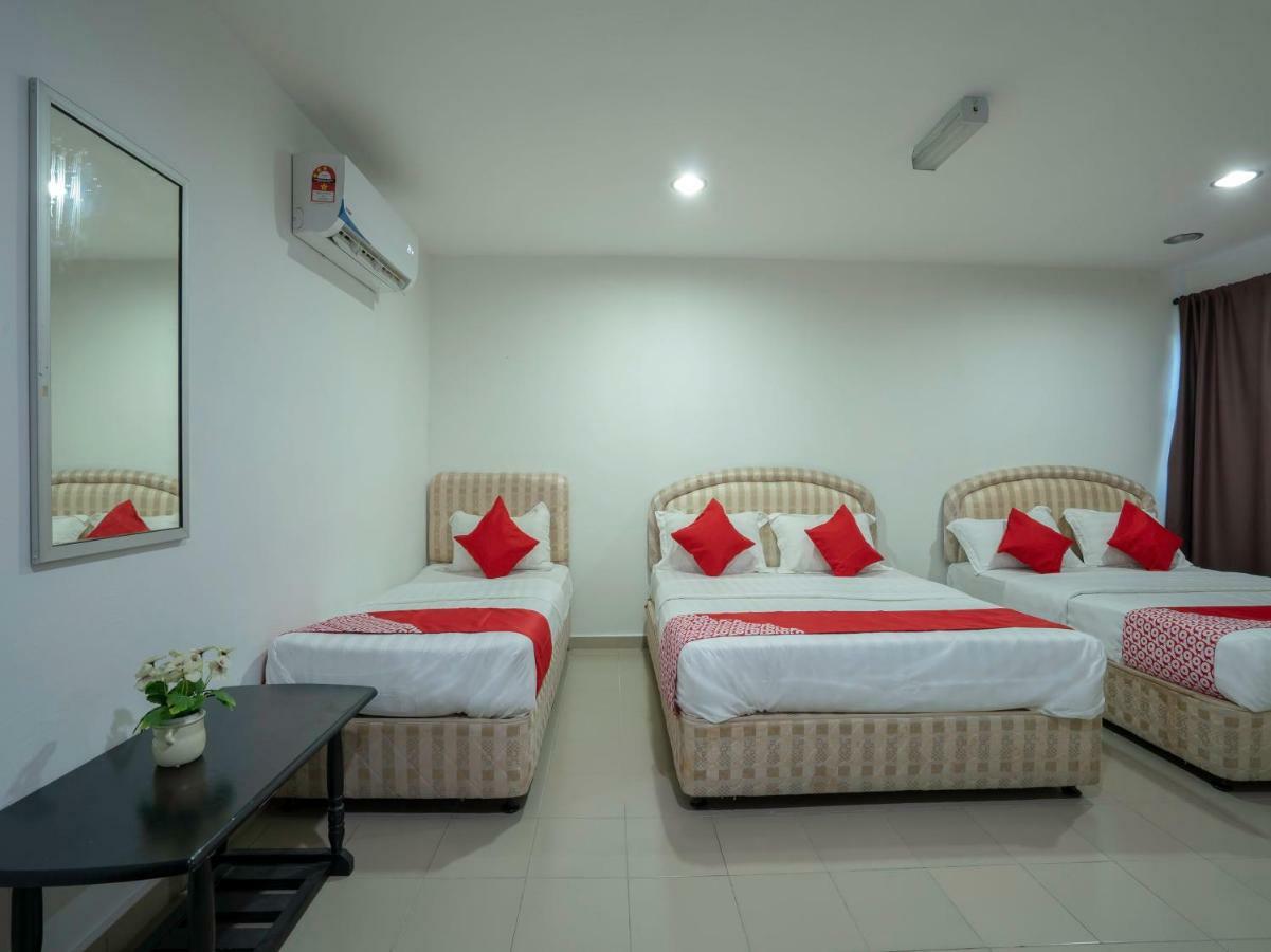 קואלה סלאנגור Oyo 988 Malawati Ria Hotel מראה חיצוני תמונה