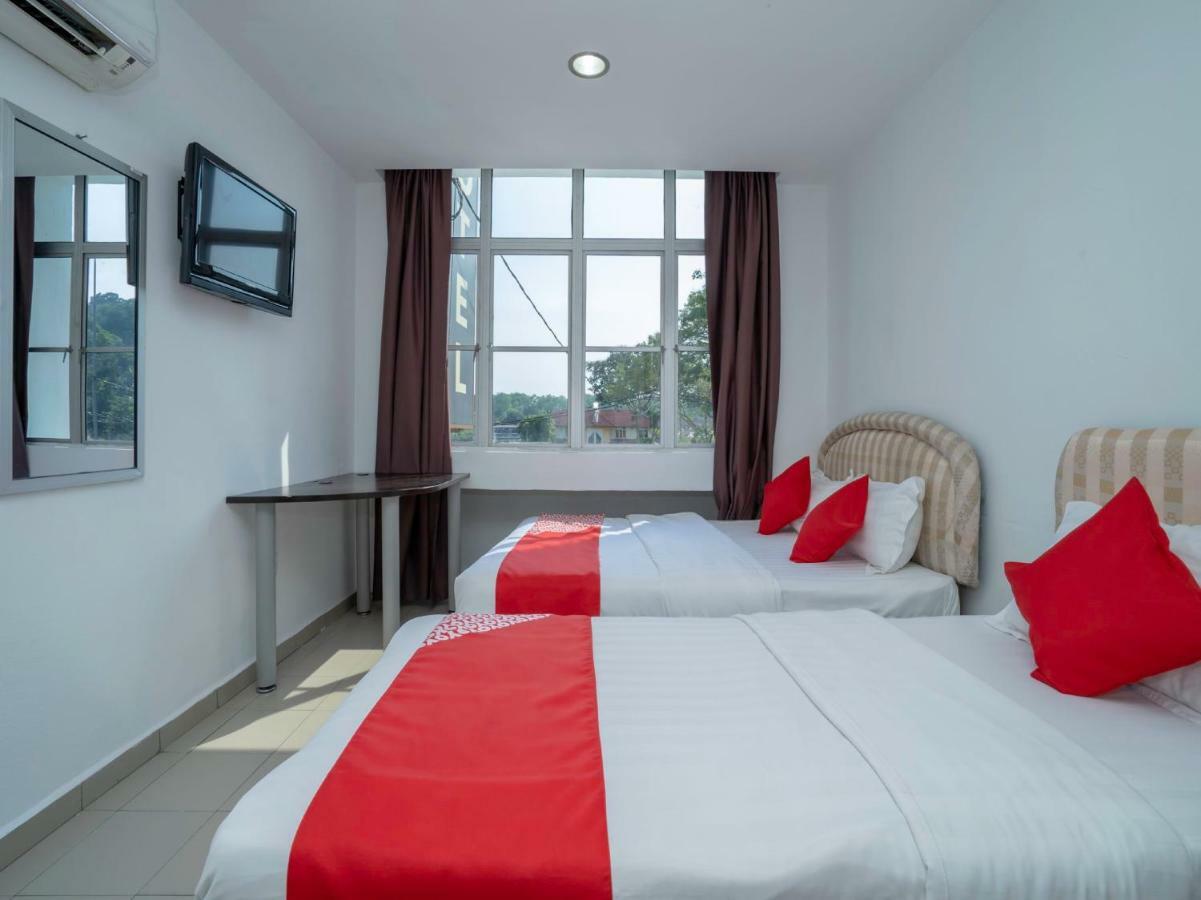 קואלה סלאנגור Oyo 988 Malawati Ria Hotel מראה חיצוני תמונה